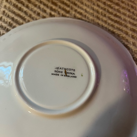 Heathcote Elegant Floral Teacup and Saucer Set - White made in England - Picture 4 of 6